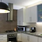 Charming House In With Fireplace Tatil Evi *