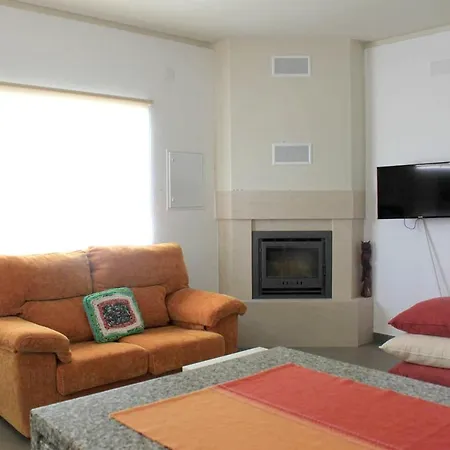 Charming House In With Fireplace * 나자레