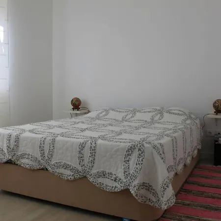 Charming House In With Fireplace Nyaraló *