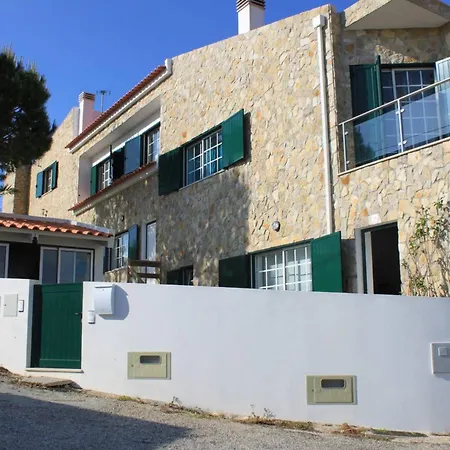 Charming House In With Fireplace Nyaraló *