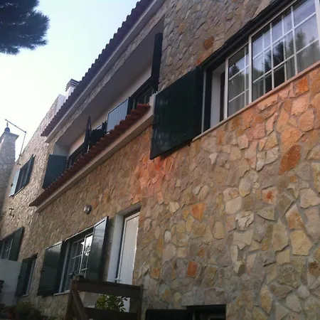 Charming House In With Fireplace Nyaraló