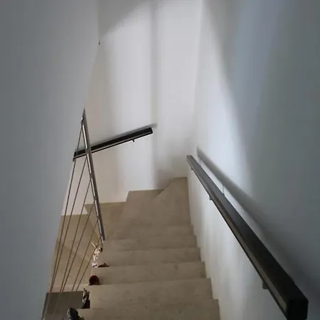 Charming House In With Fireplace בית נופש נאזרה